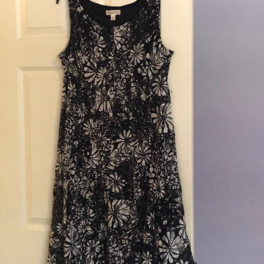 Dress - Picture 3 of 4